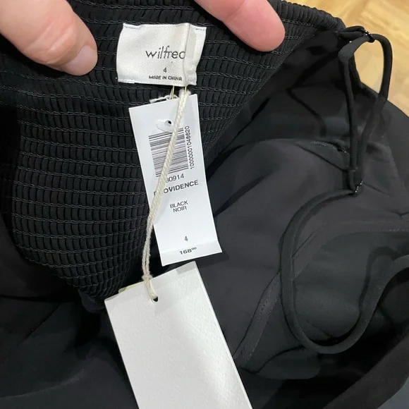 BNWT Aritzia dress size 4 (black) - Picture 5 of 5